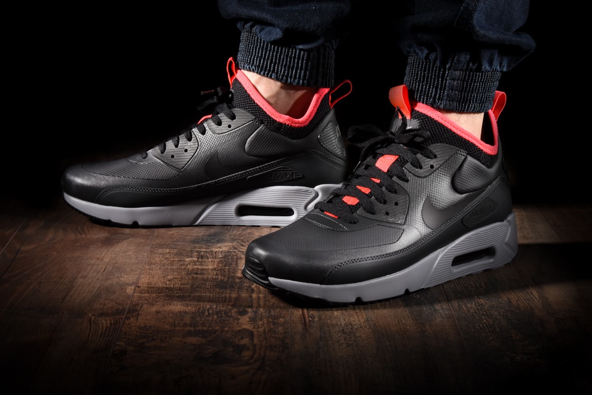nike air max mid trainers