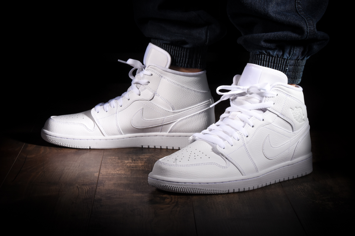 air jordan 1 retro triple white