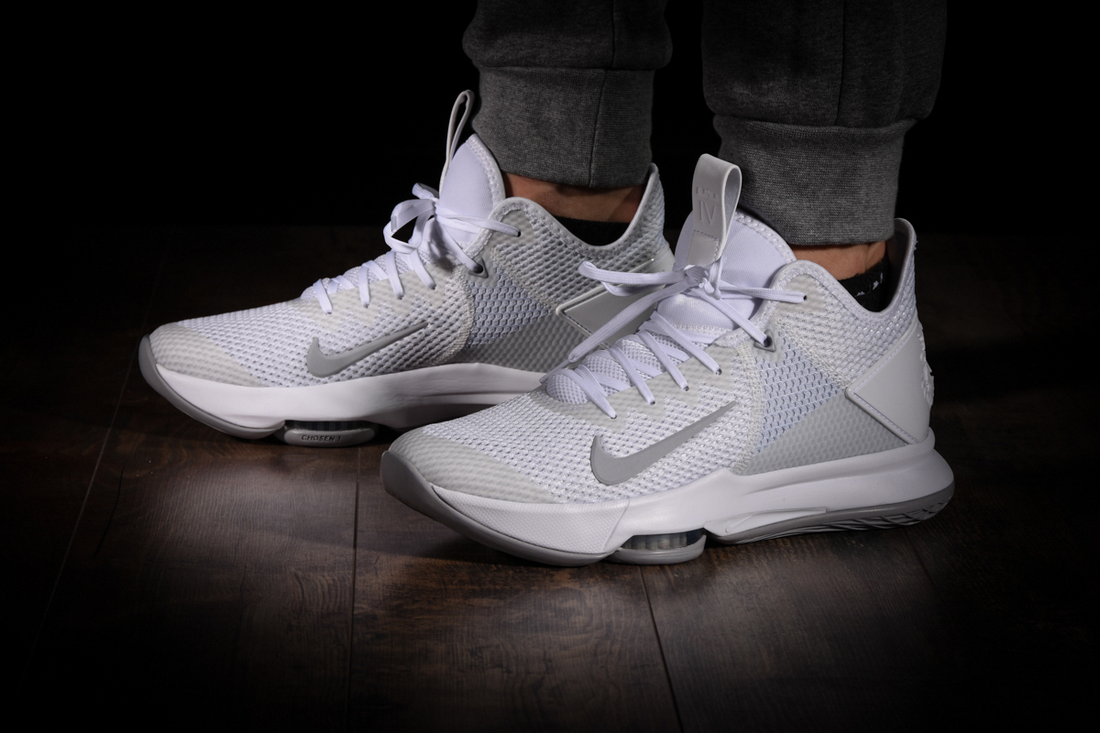 NIKE LEBRON WITNESS IV TEAM WHITE