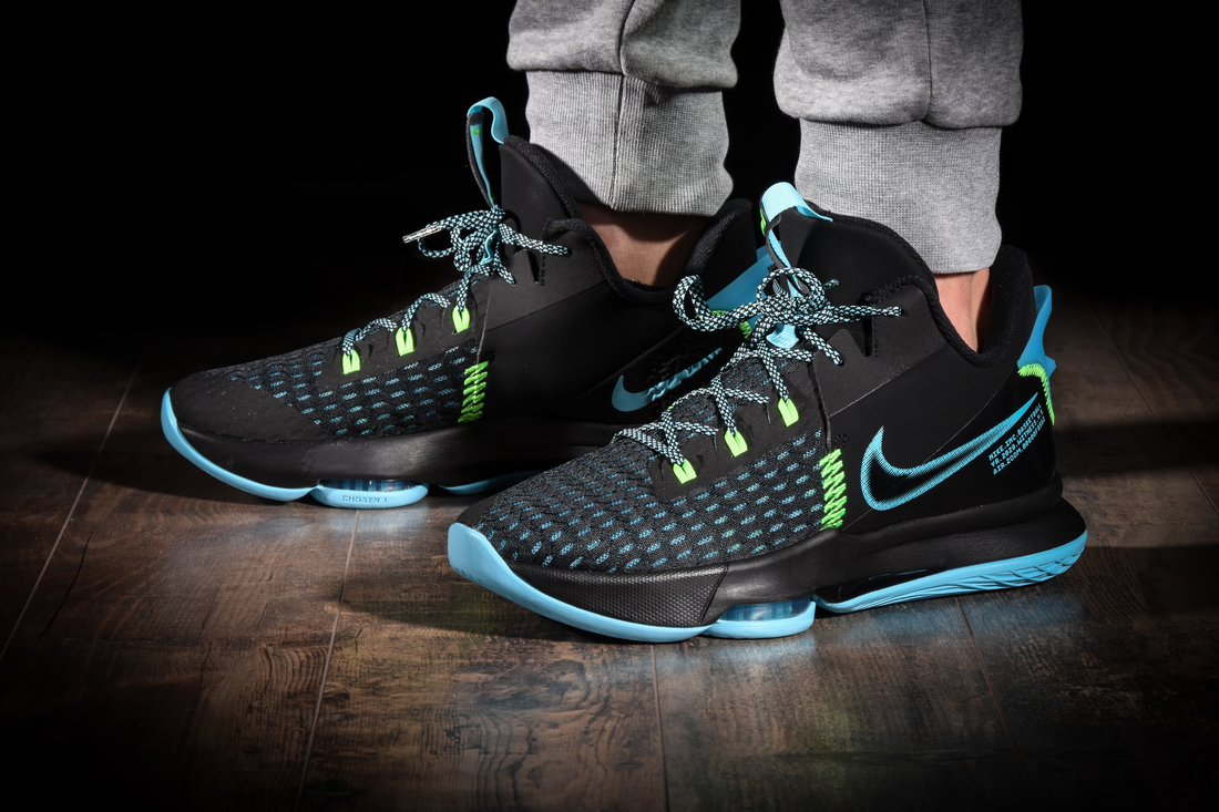 NIKE LEBRON WITNESS V BLACK LIGHT BLUE FURY