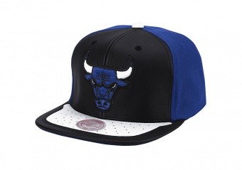 MITCHELL & NESS DAY ONE SNAPBACK CHICAGO BULLS