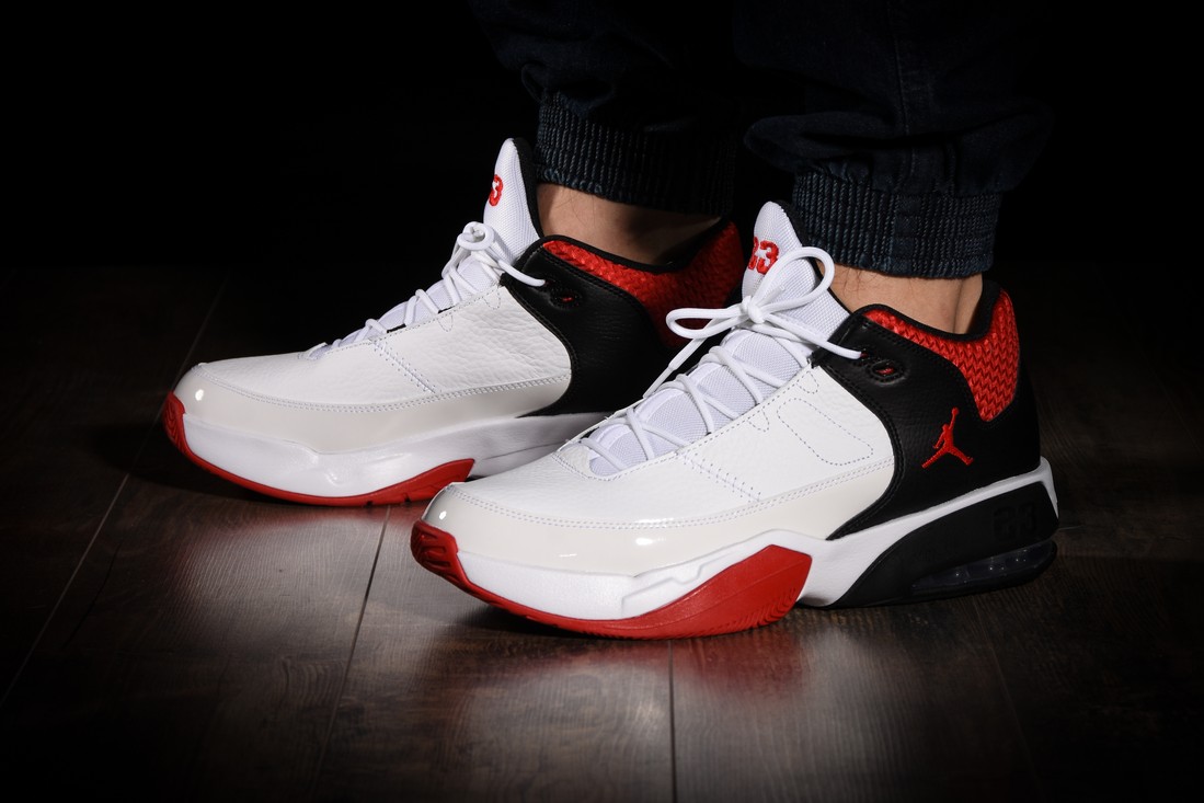 NIKE AIR JORDAN MAX AURA 3 WHITE FIRE RED